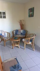 Charmant petit T2 dans maison - Vieux Bourg