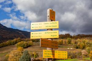 Chalets Chalet de 3 chambres avec jardin amenage et wifi a Cevins : photos des chambres