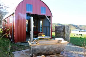 The Edwardian Caravan Dora