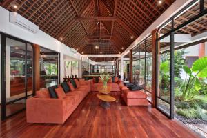 You think you know Canggu - Think again! Stunning LARGE LUXXE 7bed Villa