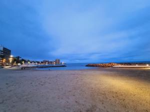 Evita Luxury Apartments - Near Playa Los Locos Beach with Pool