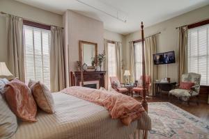 Lafayette room in Forsyth Park Inn
