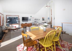 233 Larkspur Duplex - Unit B