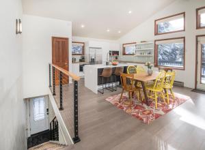 233 Larkspur Duplex - Unit B