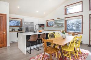 233 Larkspur Duplex - Unit B