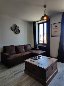 Appartements Les Studios De Flo' : The Bel'Factory 38 m² WIFI : photos des chambres