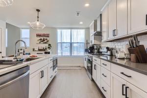 5419 Allison St, Unit G