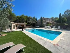 Grande villa avec piscine et vue panoramique - Saumane-de-Vaucluse