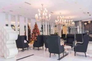 Cozy 1BR cityview with Balcony and near Airport