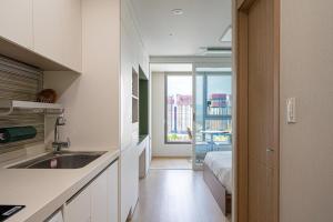 Phòng Studio Hướng phố (Studio City View)