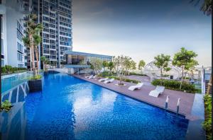 Duplex Town House at EcoBotanic Near Legoland with Netflix and KTV System