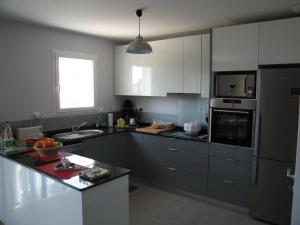 Villas Charmante villa F4 avec jardin, terrasse et garage – St Cyprien Village, proche commerces et plage - FR-1-106-40 : photos des chambres