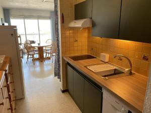 Charmant studio climatisé avec wifi et parking à 100m de la plage - FR-1-106-51