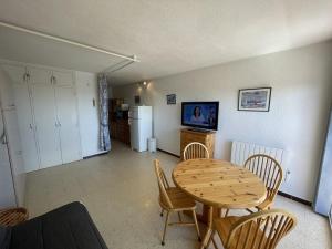 Charmant studio climatisé avec wifi et parking à 100m de la plage - FR-1-106-51