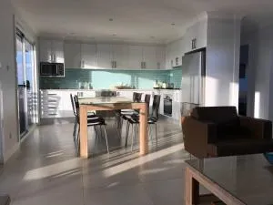 Summer Salt Beach House - Burrill Lake