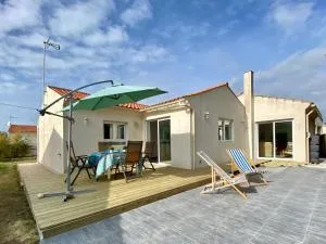 Maison Rénovée: 300m de la Mer, Terrasse, Jardin, WIFI, Animaux Ok - FR-1-231-281 - La Sausaie