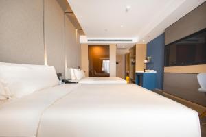 Atour Hotel South Jinan Industrial Road CBD