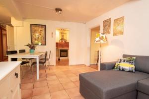 AIRPORT Helsinki- Vantaa near Lentoasemaa lähellä