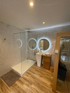 B&B / Chambres d'hotes Luxury spa vallon : photos des chambres