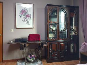 Here and Now Guesthouse - Foreigner Only