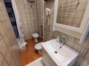 Two-Bedroom Standard Apartment room in AL 171 Locazione Turistica a 50mt metro B1