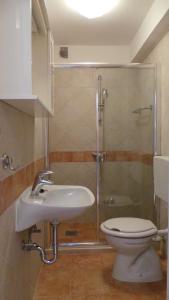 Rooms in Rovinj with sea view, balcony, air conditioning, WiFi 81-1