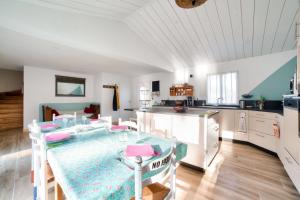 Accès privée à la plage à Barbâtre - Maison pour 6