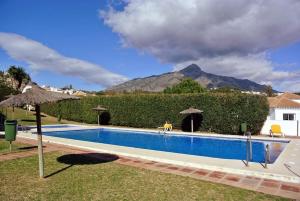 Townhouse with pool near Puerto Banus