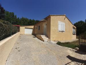 Maisons de vacances Maison ensoleillee de plain-pied ouvert sur un jardin cloture : photos des chambres