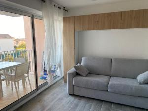 Appartement T2, terrasse, parking privé proche port et plages