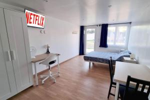 Le petit Château Avesnois - Studio en rez de jardin avec terrasse privée