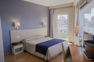 Double Room (1 Adult) room in Hotel Agamenon