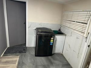 4 bedroom English cottage with open fire place