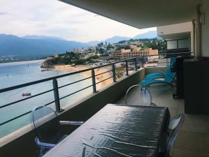 Appartements SUPERBE APPARTEMENT SUR PLAGE VUE PARADISIAQUE PIEDS DANS L'EAU : photos des chambres