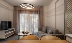 IRIS SUITES NIKITI