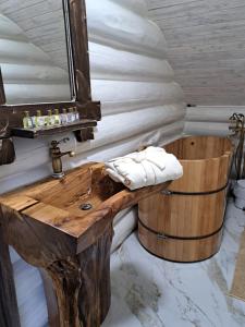 Mountain White House гостинний двір