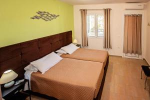 Apartment with Mountain View room in Haraki Sand Beach