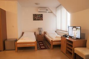 Quintuple Room room in Guest house Royal II