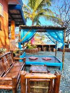 Bolo Beach Santorini nearby to Hundred Island