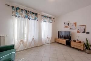 FRONTE MARE-PISCINA- PISTA CICLABiLE