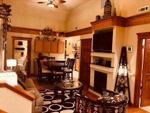 The Apartment room in All Seasons Inn