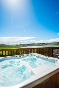 Barn Lodge with Hot Tub