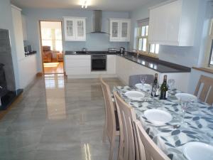 Derryleigh House Boherbue by Trident Holiday Homes