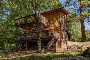 Lil' Treehouse Cabin - Omaha