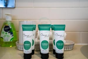 ZEN PARADISE - 2-BR Waterfront Ocean View Retreat