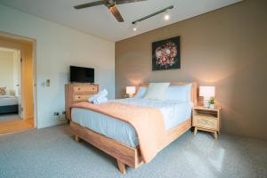 ZEN PARADISE - 2-BR Waterfront Ocean View Retreat