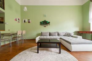 Main Street Apartment Heart of BP