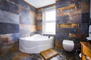 George24 - spectacular, 5 minutes to the beach