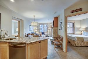 Premier Silver Mill 8181 - 2Br-Walk to Slopes! Kids Ski Free! condo