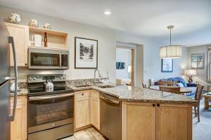 Premier Silver Mill 8181 - 2Br-Walk to Slopes! Kids Ski Free! condo